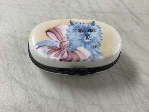 Limoges France Rochard Hand Painted Blue Persian Cat Trinket Box Oval Porcelain